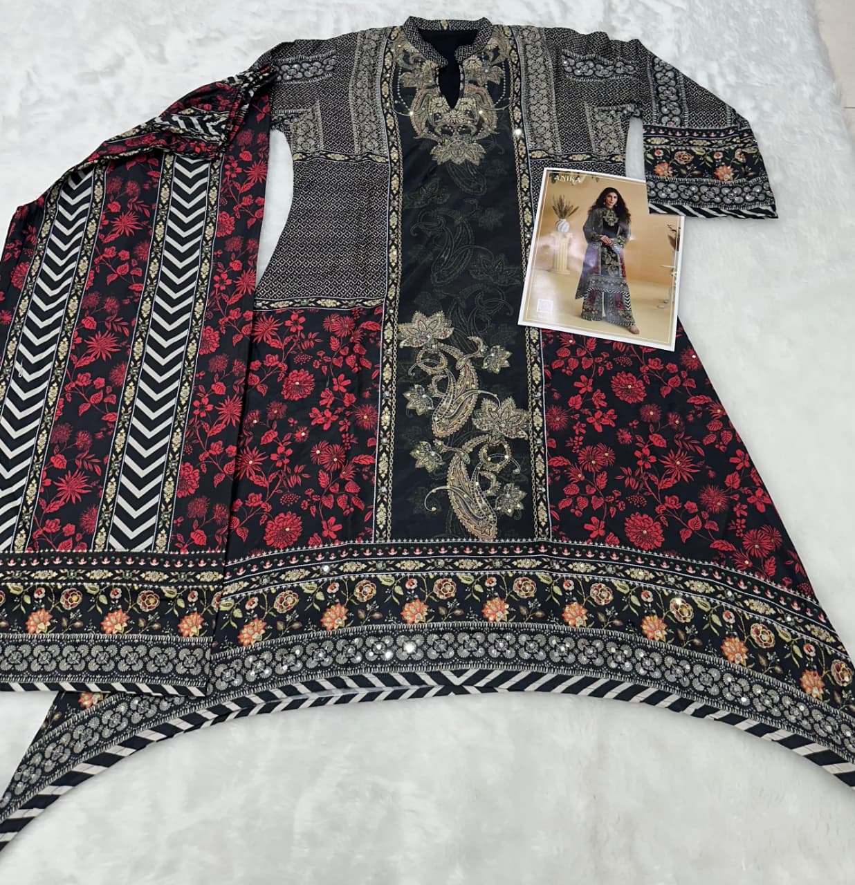 Aarshi Fashions Black Heavy Crepe Digital Print Palazzo Suits - Image 3