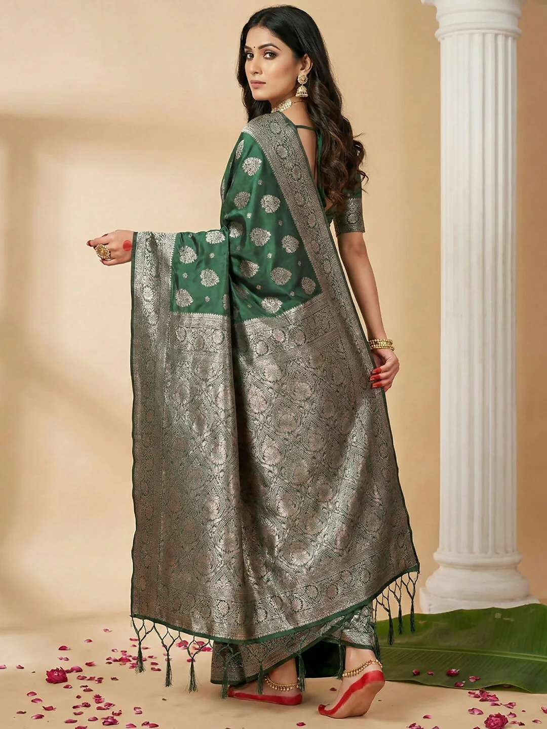 Astita Dark Green Silk Blend Saree - Image 3