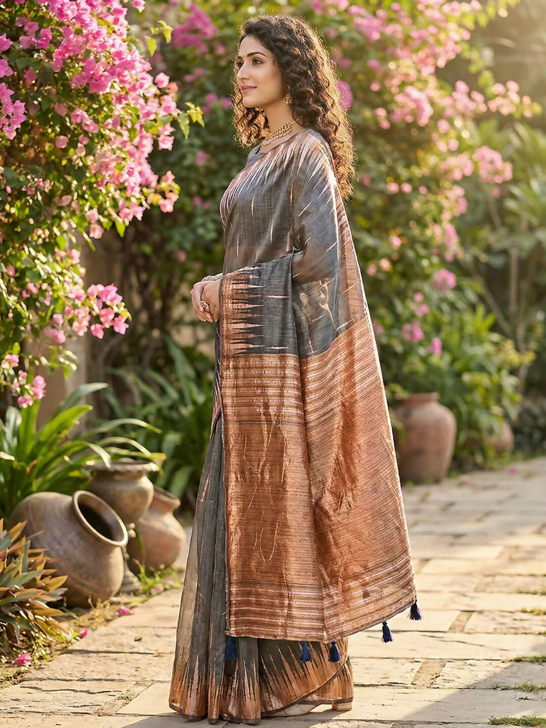 Astita Grey Linen Cotton Saree - Image 2