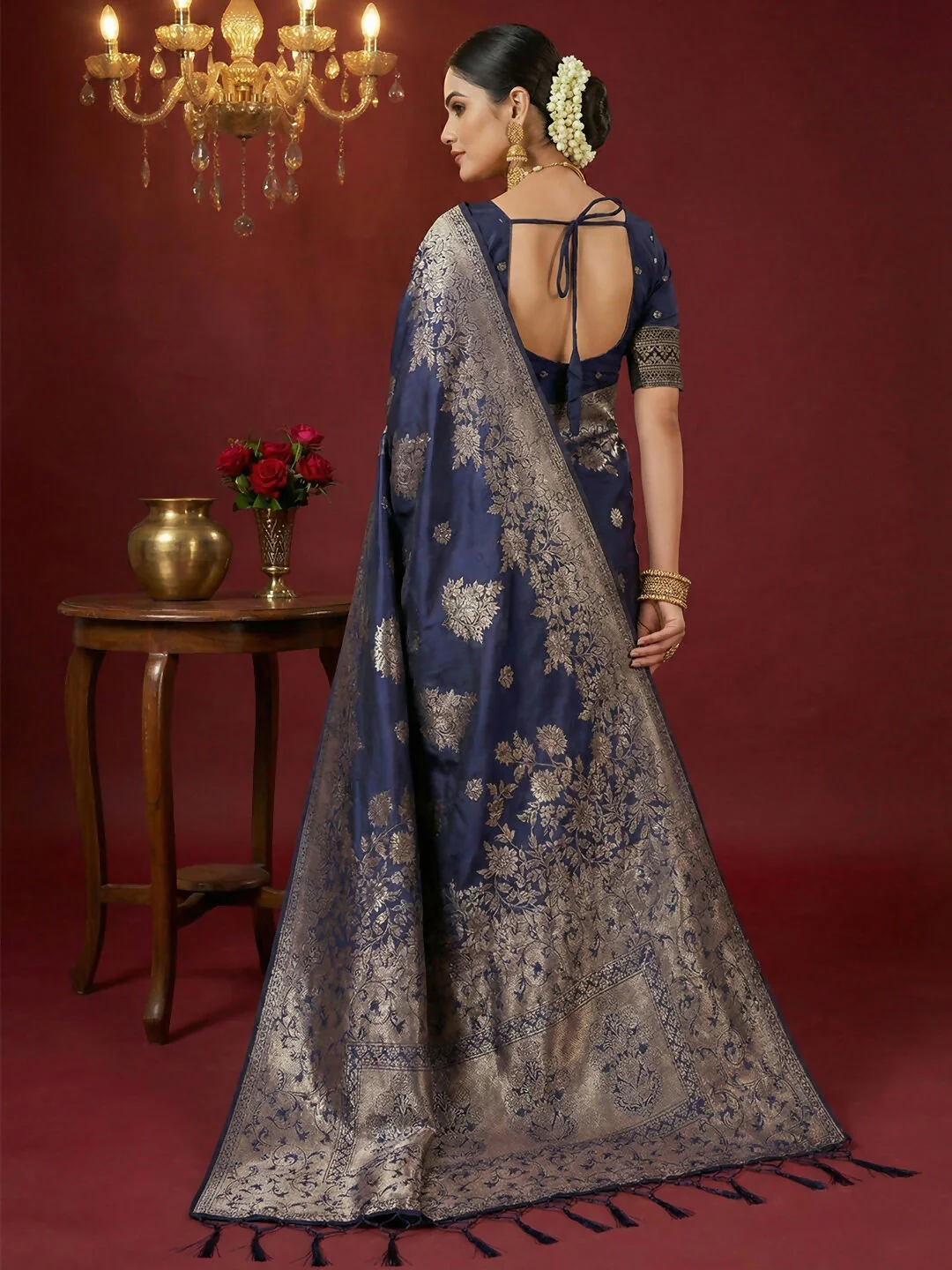 Astita Navy Blue Silk Blend Saree - Image 3