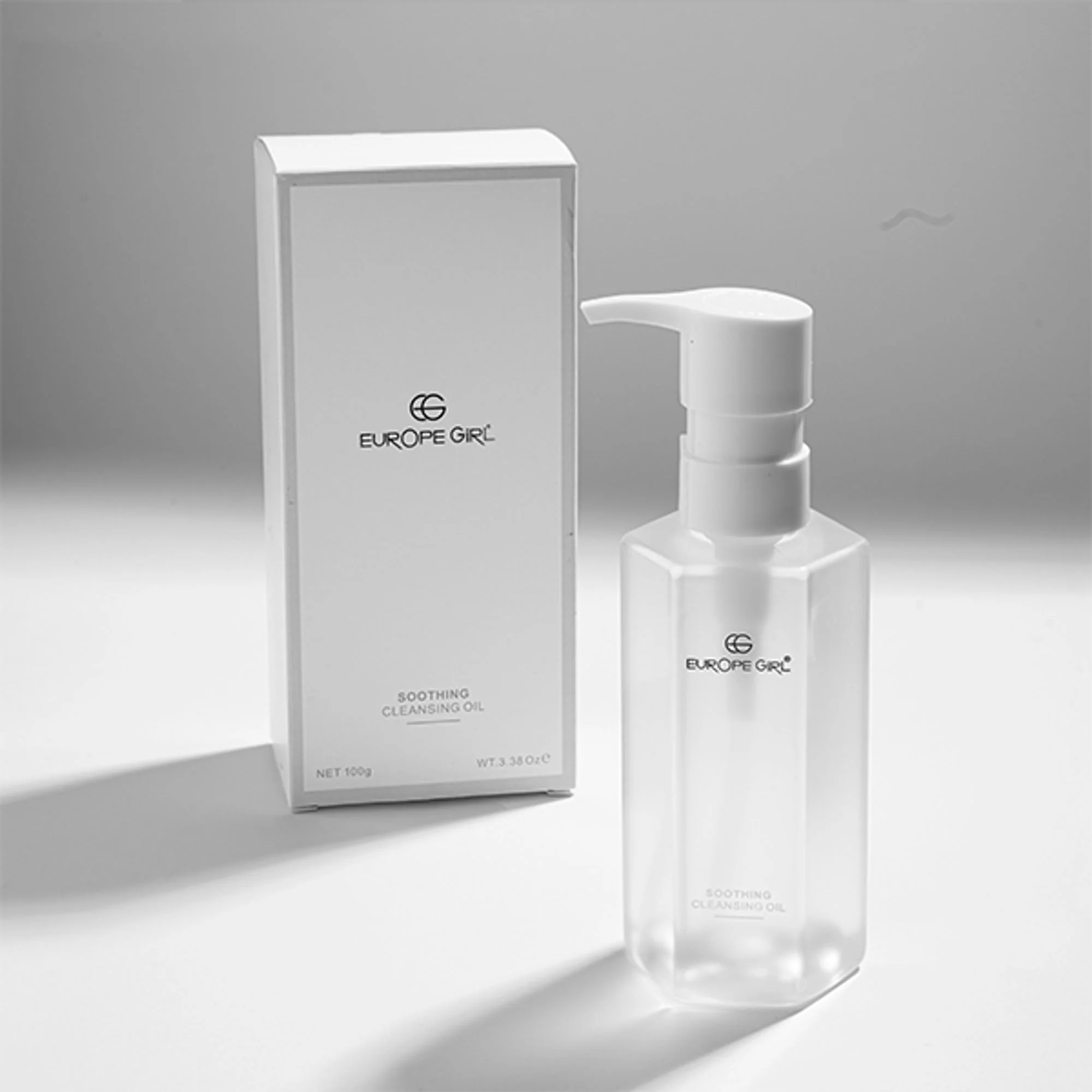 Europe Girl Cleansing Oil - Image 3