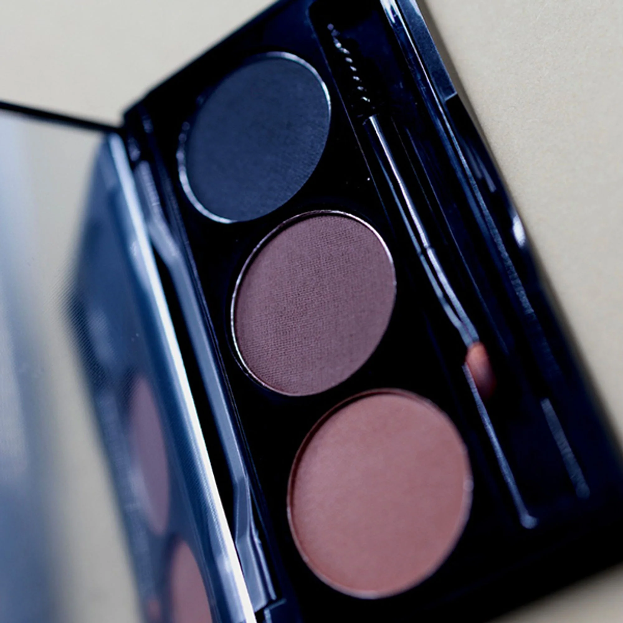Europe Girl Eyebrow Palette - Image 6
