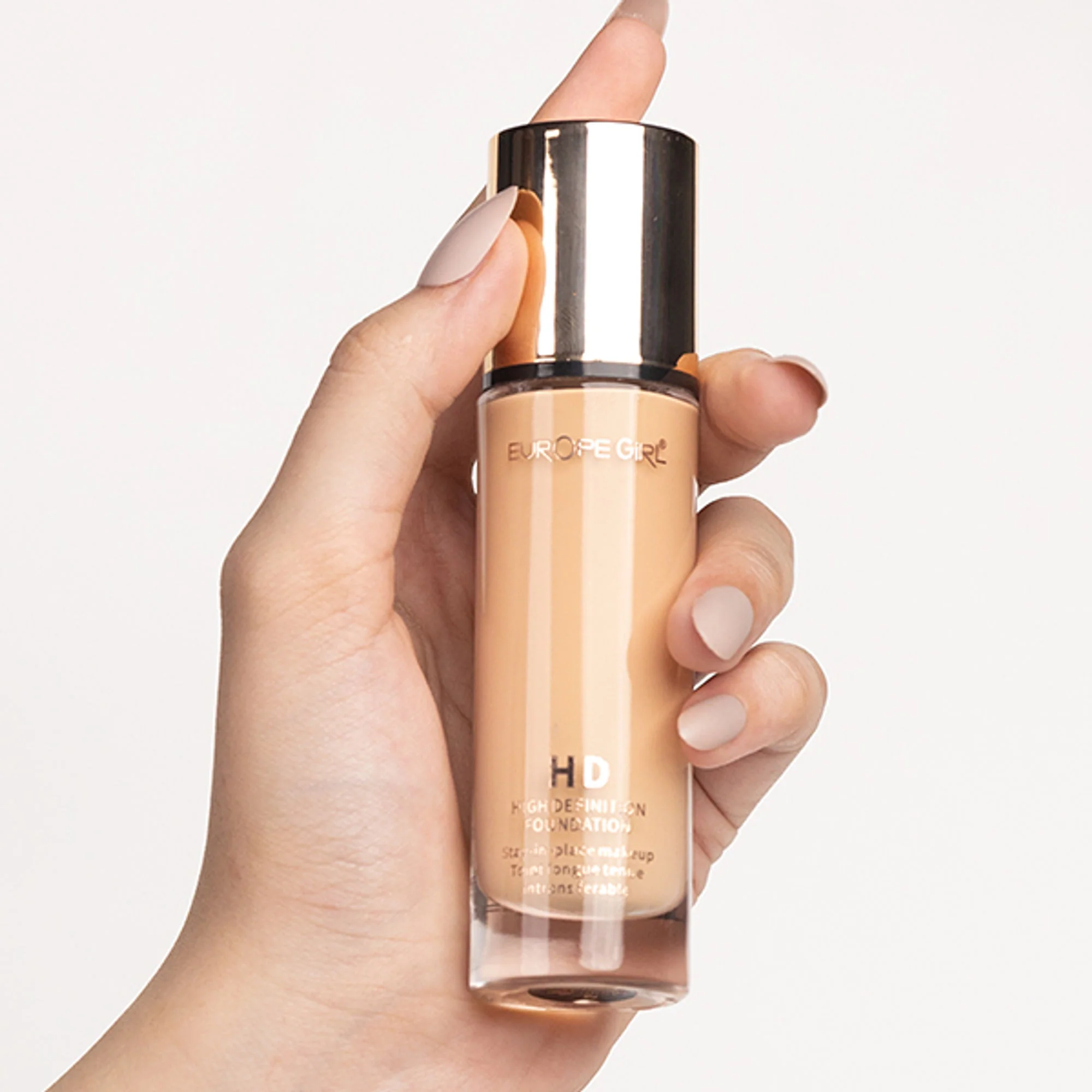 Europe Girl HD- High Coverage Foundation - 15 Light - Image 8