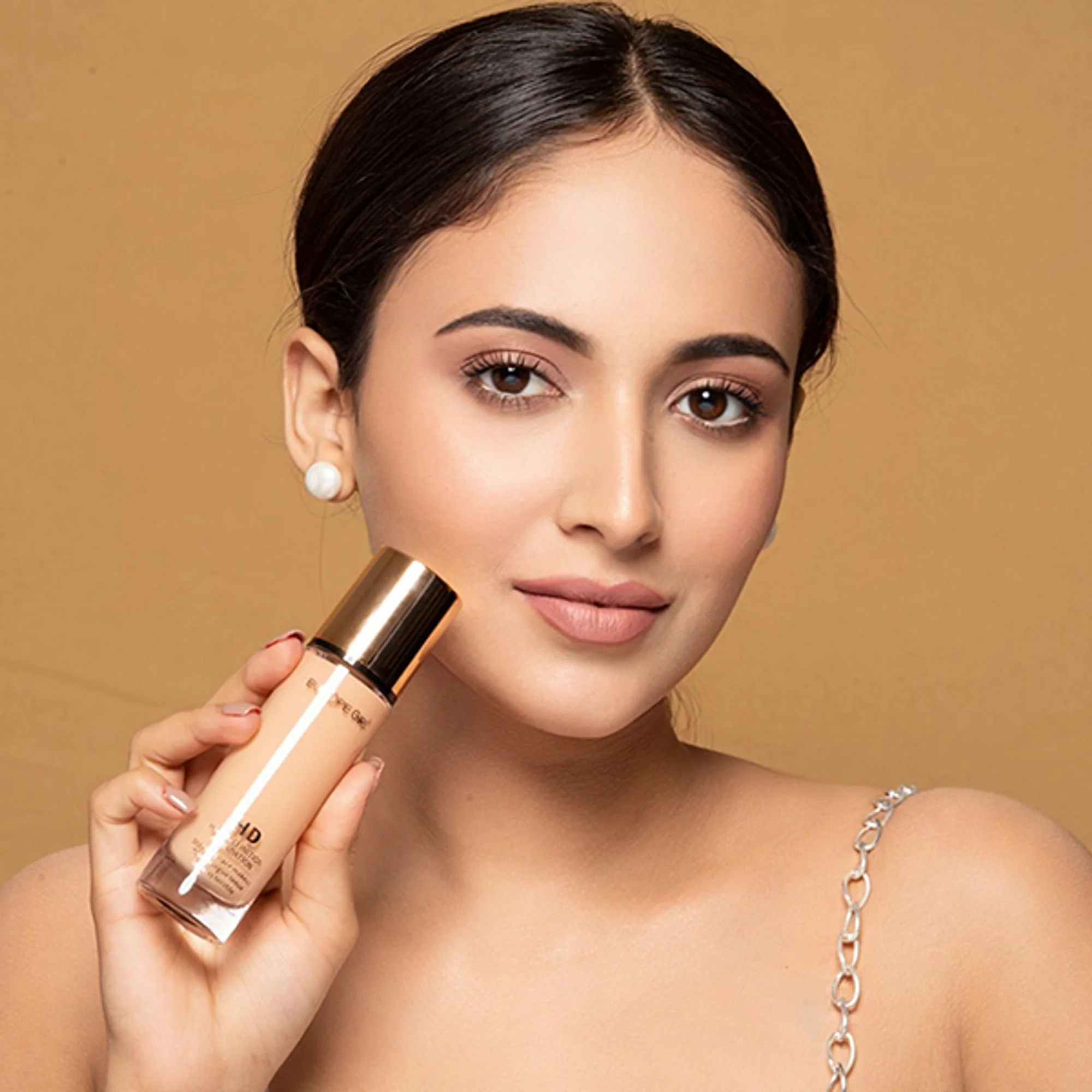 Europe Girl HD- High Coverage Foundation - 60 Medium - Image 4