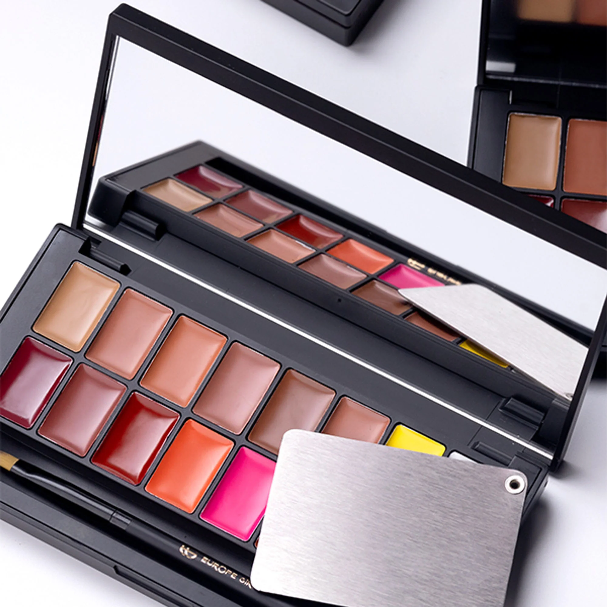 Europe Girl Kiss Me Lip Palette - Image 10