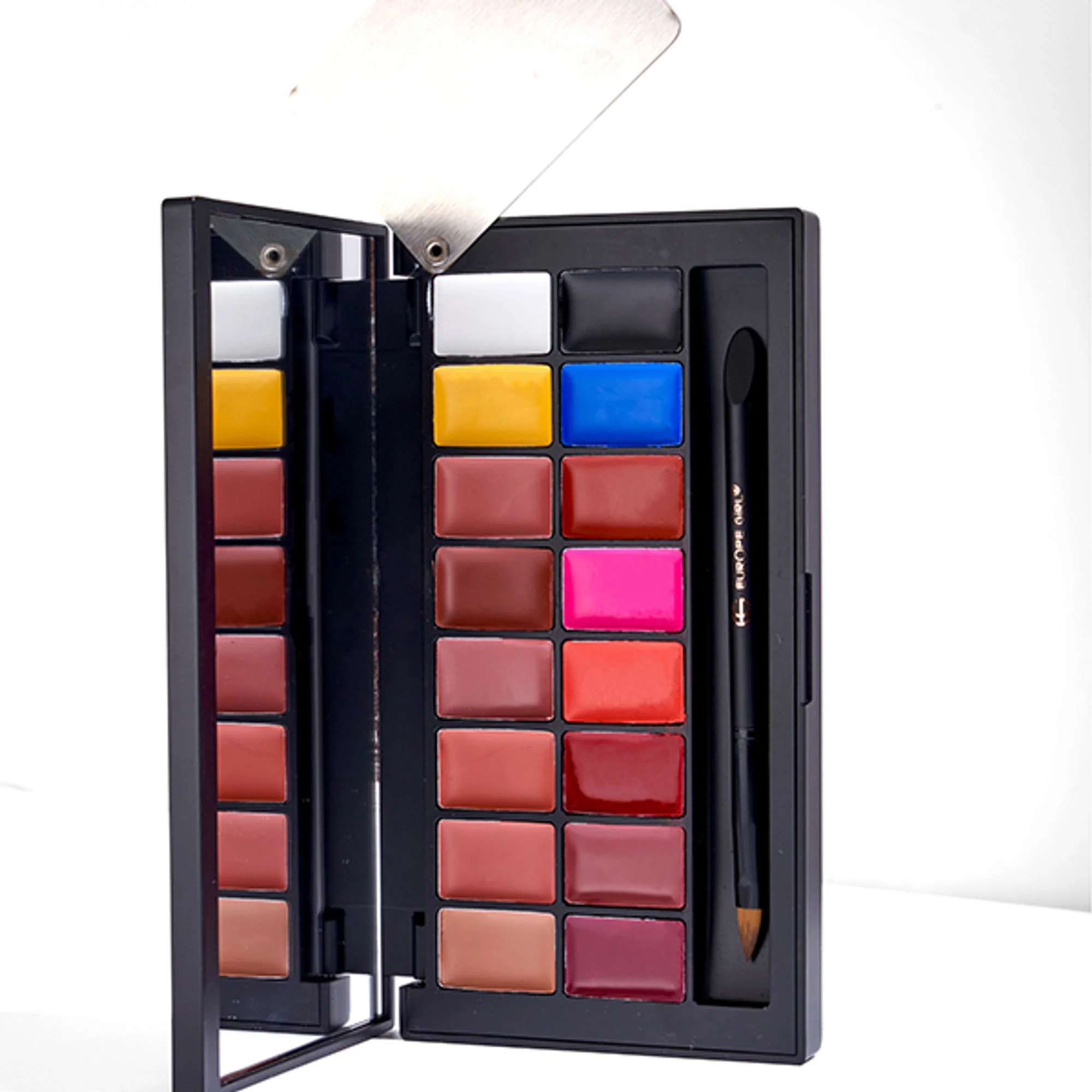 Europe Girl Kiss Me Lip Palette - Image 2