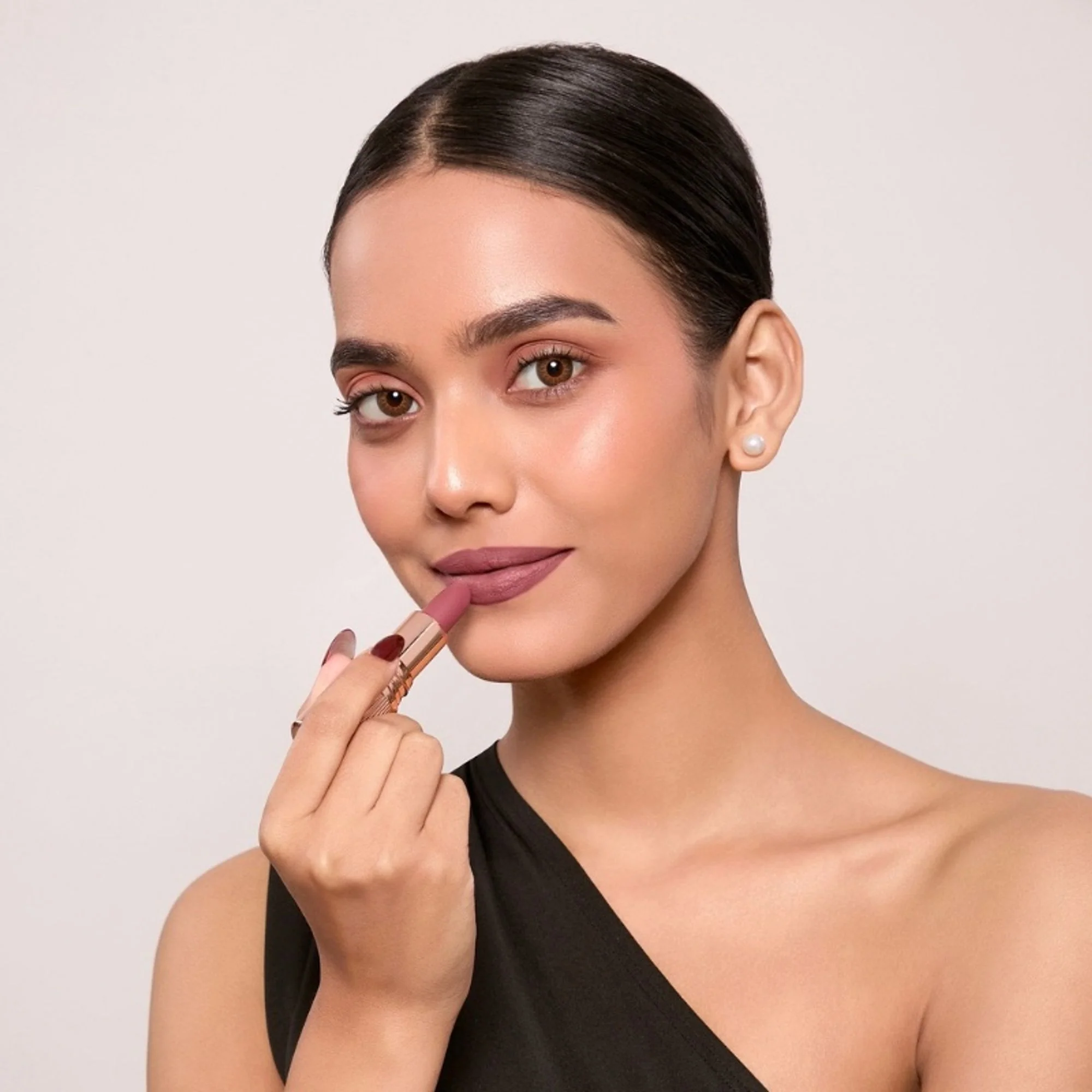 Europe Girl Silky Matte Lipstick - EG-03 Adore - Image 3