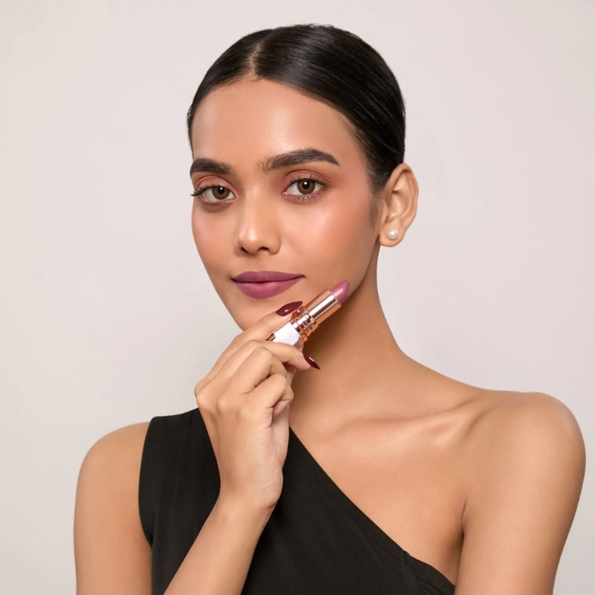 Europe Girl Silky Matte Lipstick - EG-04 Magenta - Image 3