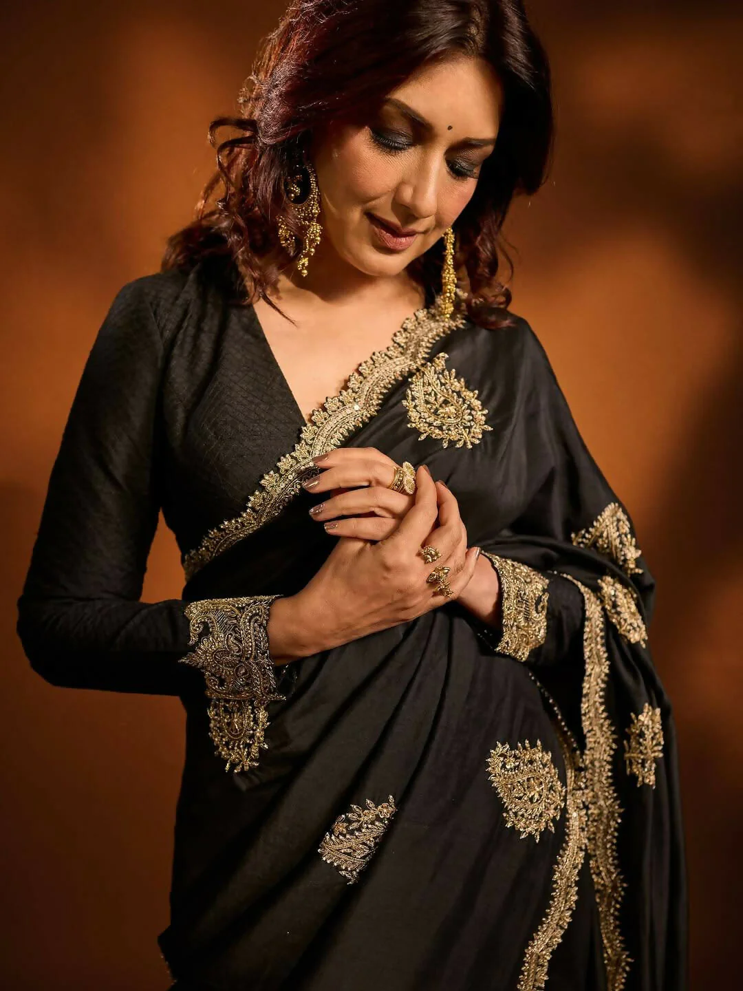 Joban Fashion Black Rangoli Crush Silk Party Wear Sarees - Image 3