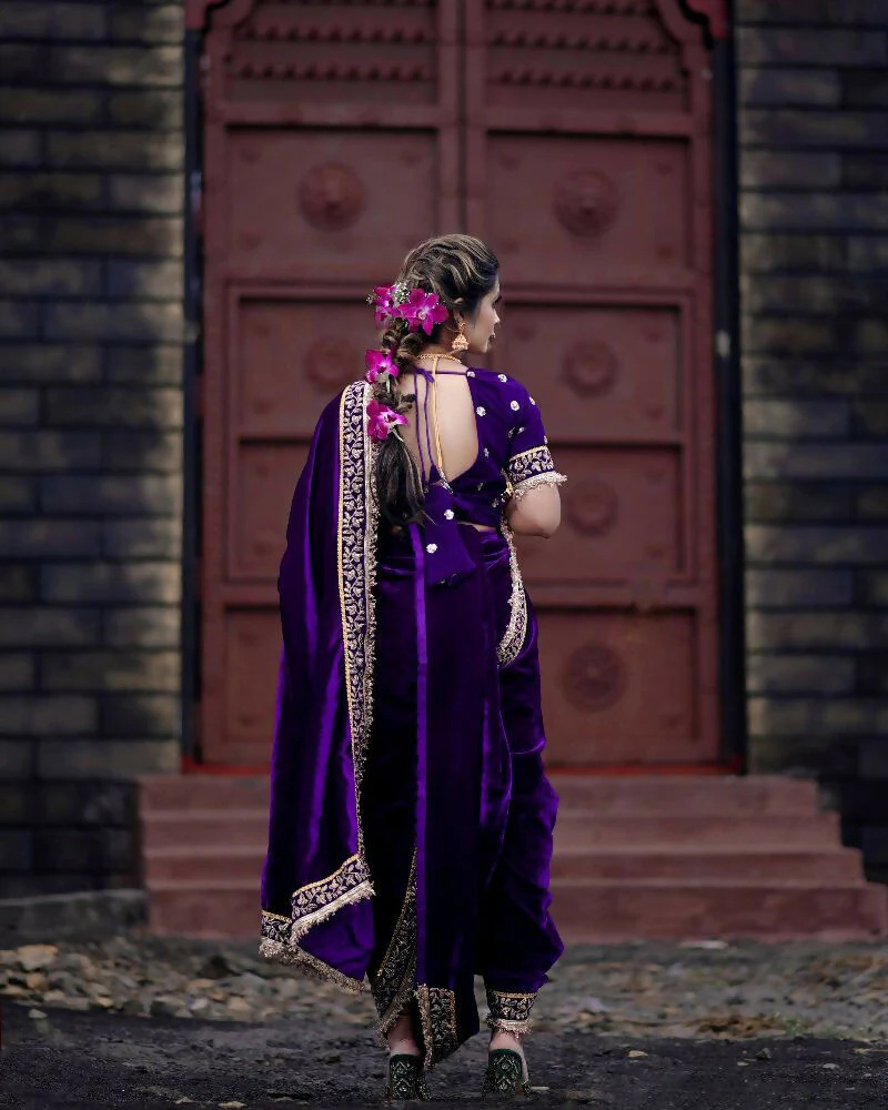 Joban Fashion Blue 9000 Velvet Party Wear Sarees - Image 4