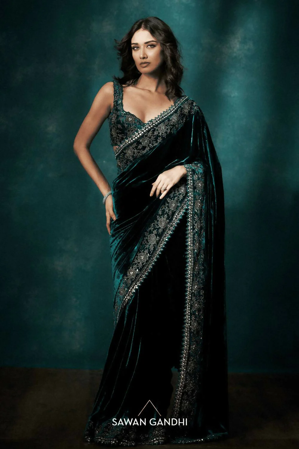 Joban Fashion Green Viscose Velvet Party Wear Sarees