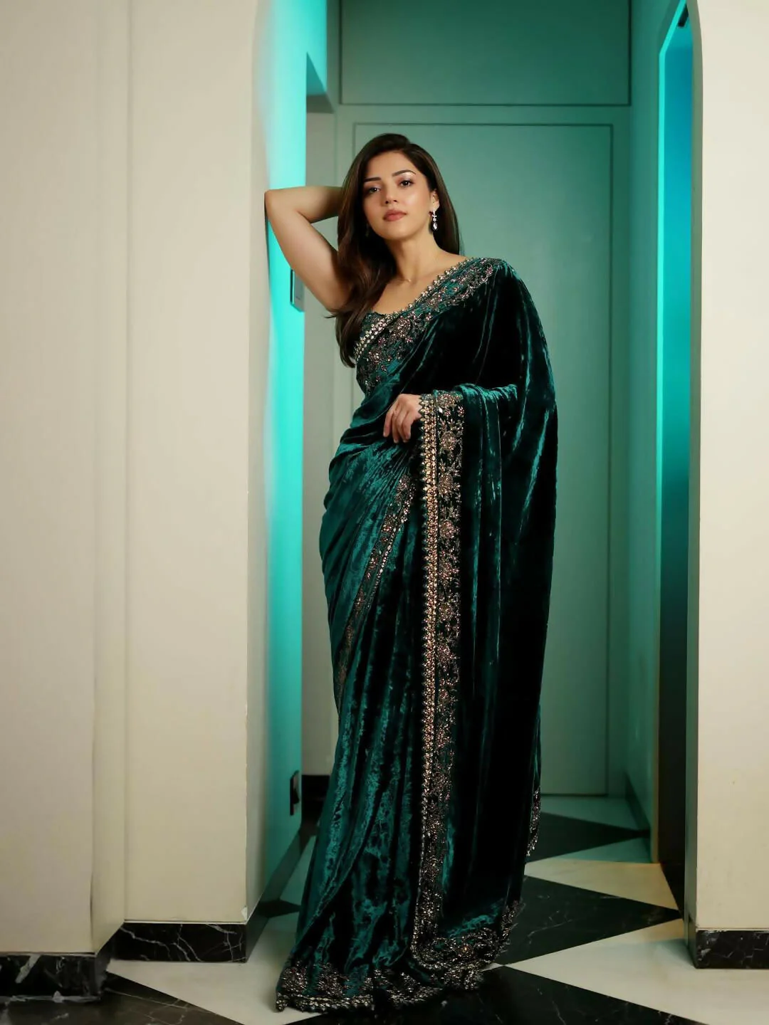 Joban Fashion Green Viscose Velvet Party Wear Sarees - Image 3