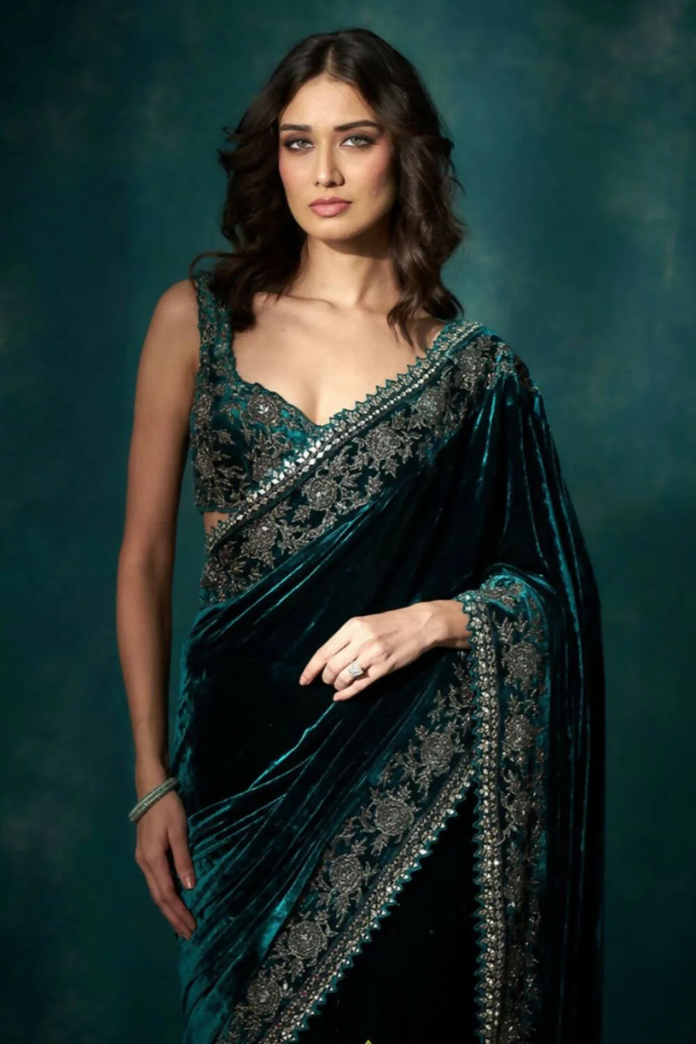 Joban Fashion Green Viscose Velvet Party Wear Sarees - Image 6