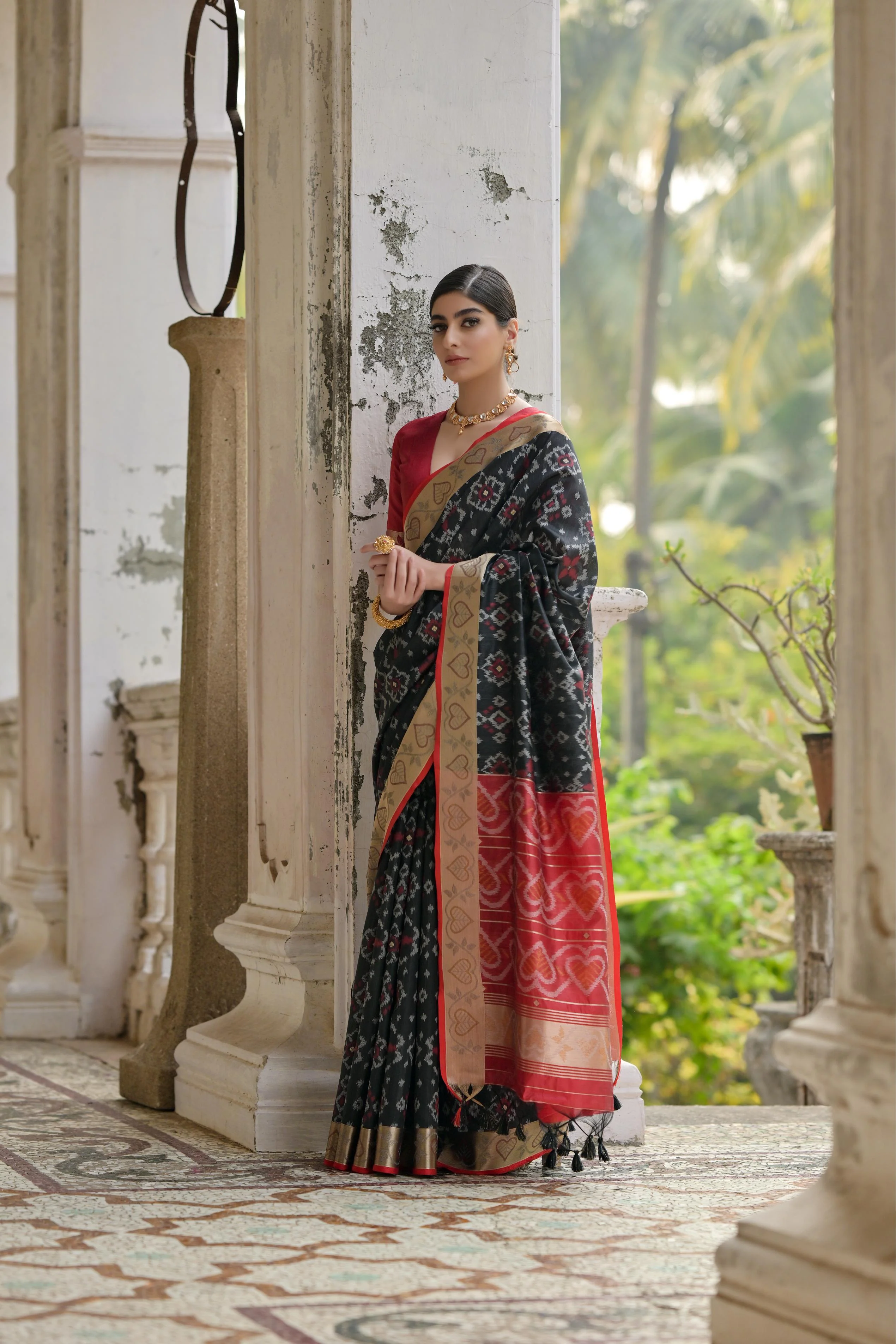 Jyoti Fashion Women's Black Soft Raw Silk Zari Woven Saree with Blouse - Image 4