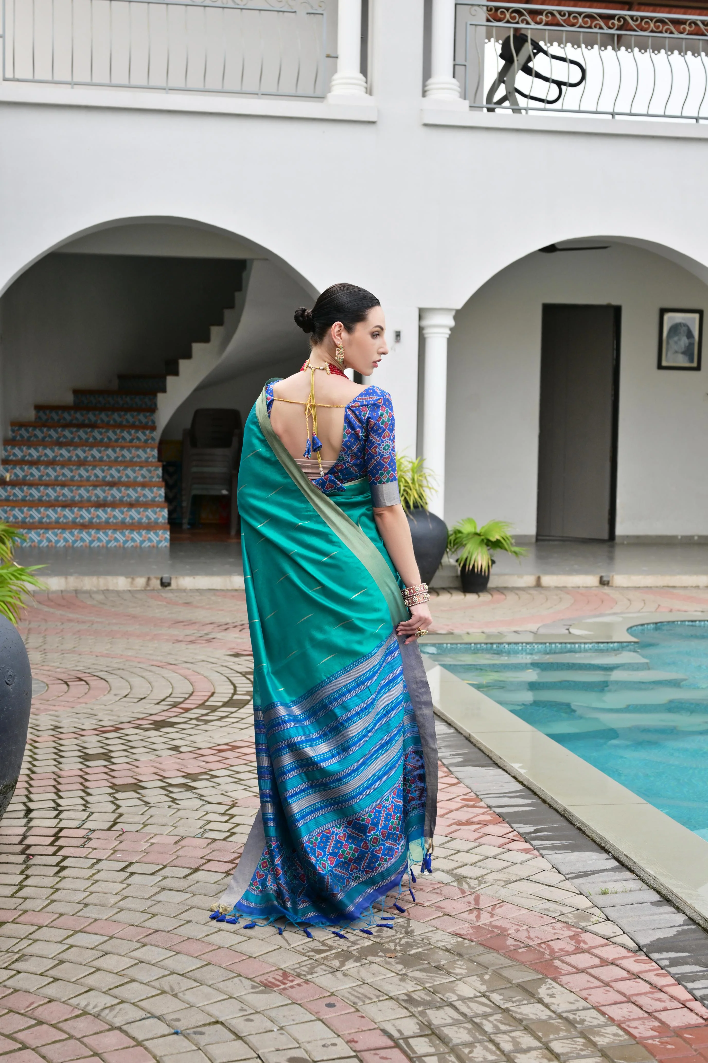 Jyoti Fashion Women's Firozi Khadi Raw Silk Meena Weaving Patola Saree with Blouse - Image 5
