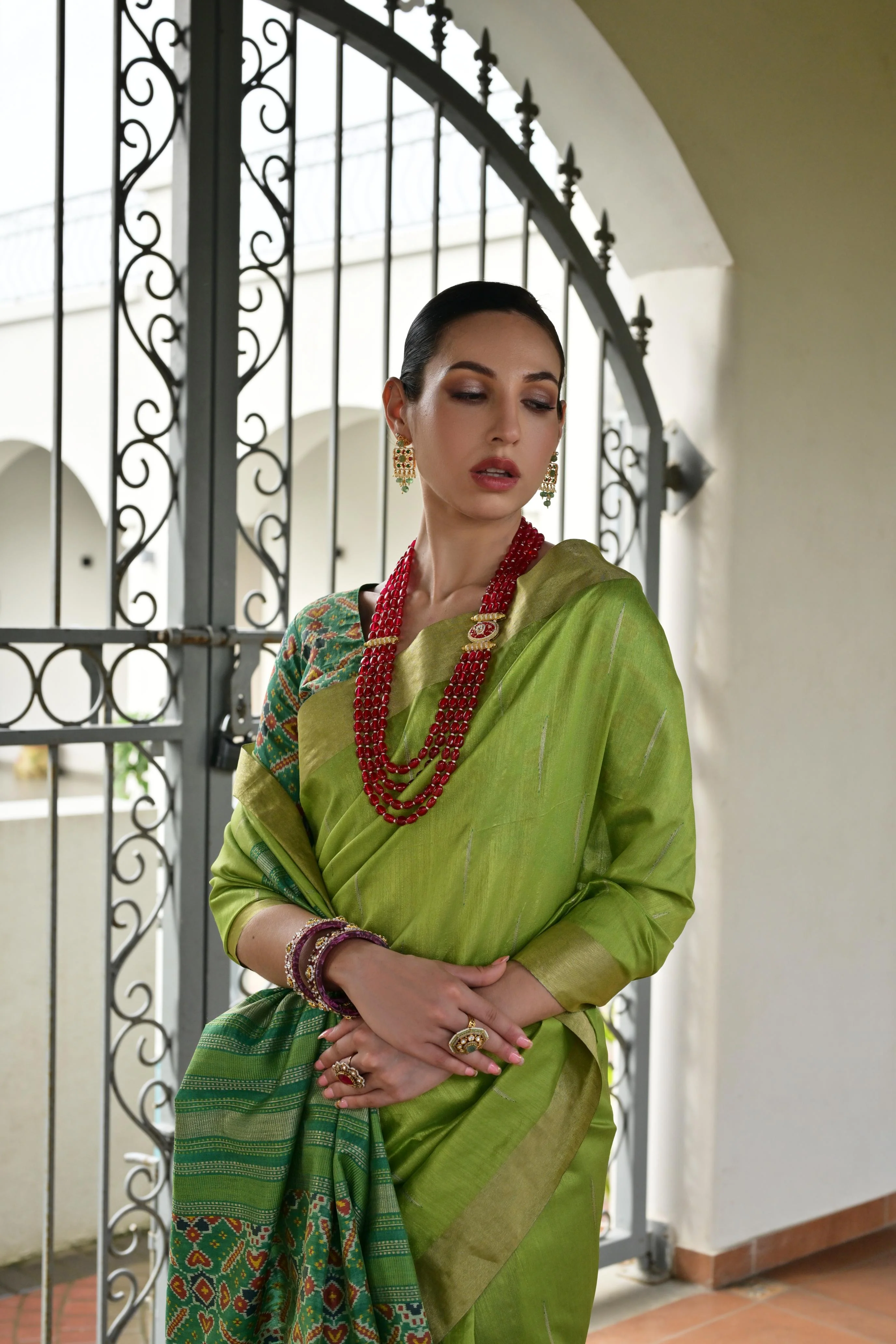 Jyoti Fashion Women's Green Khadi Raw Silk Meena Weaving Patola Saree with Blouse - Image 4