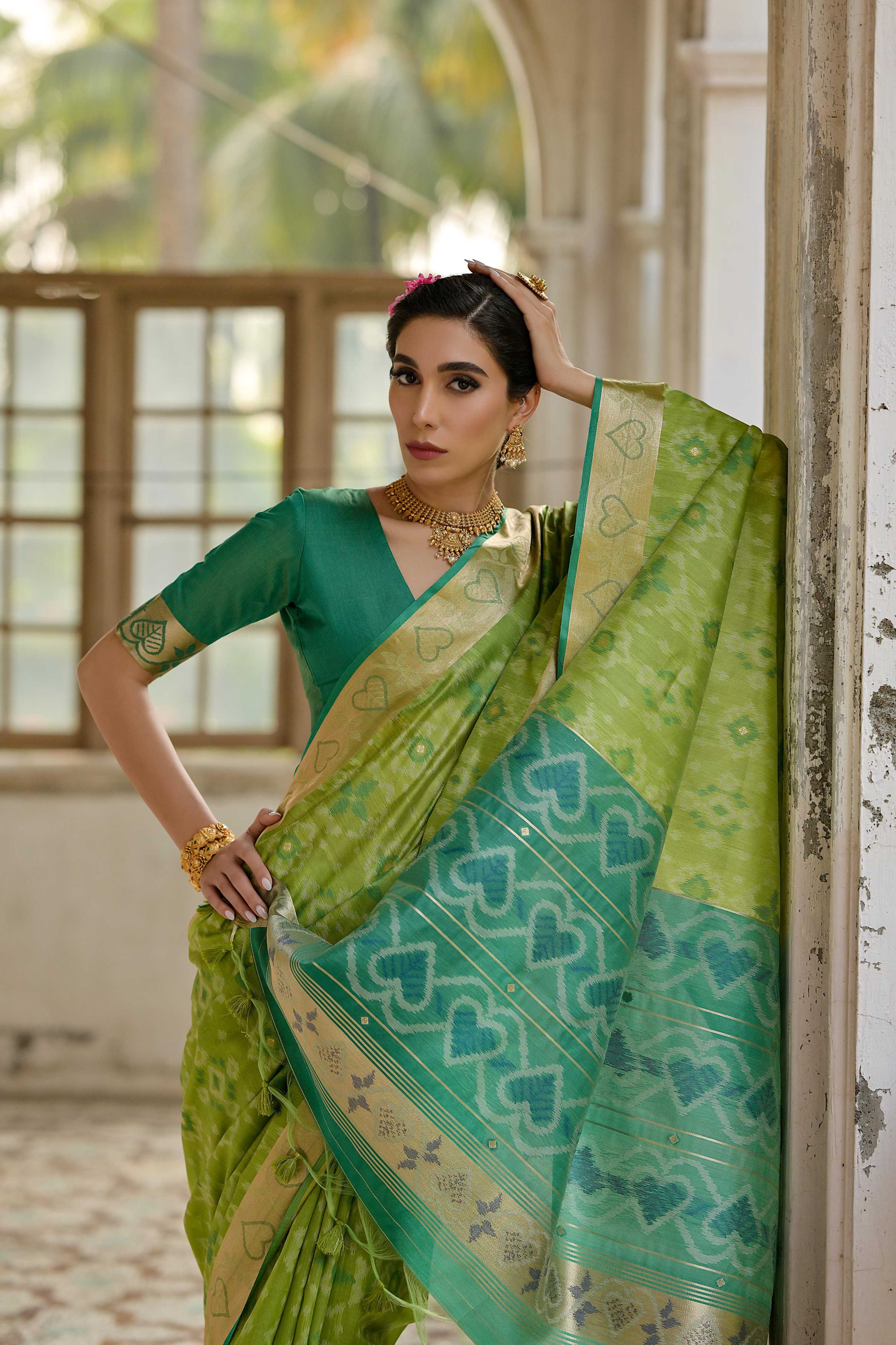 Jyoti Fashion Women's Green Soft Raw Silk Zari Woven Saree with Blouse - Image 4