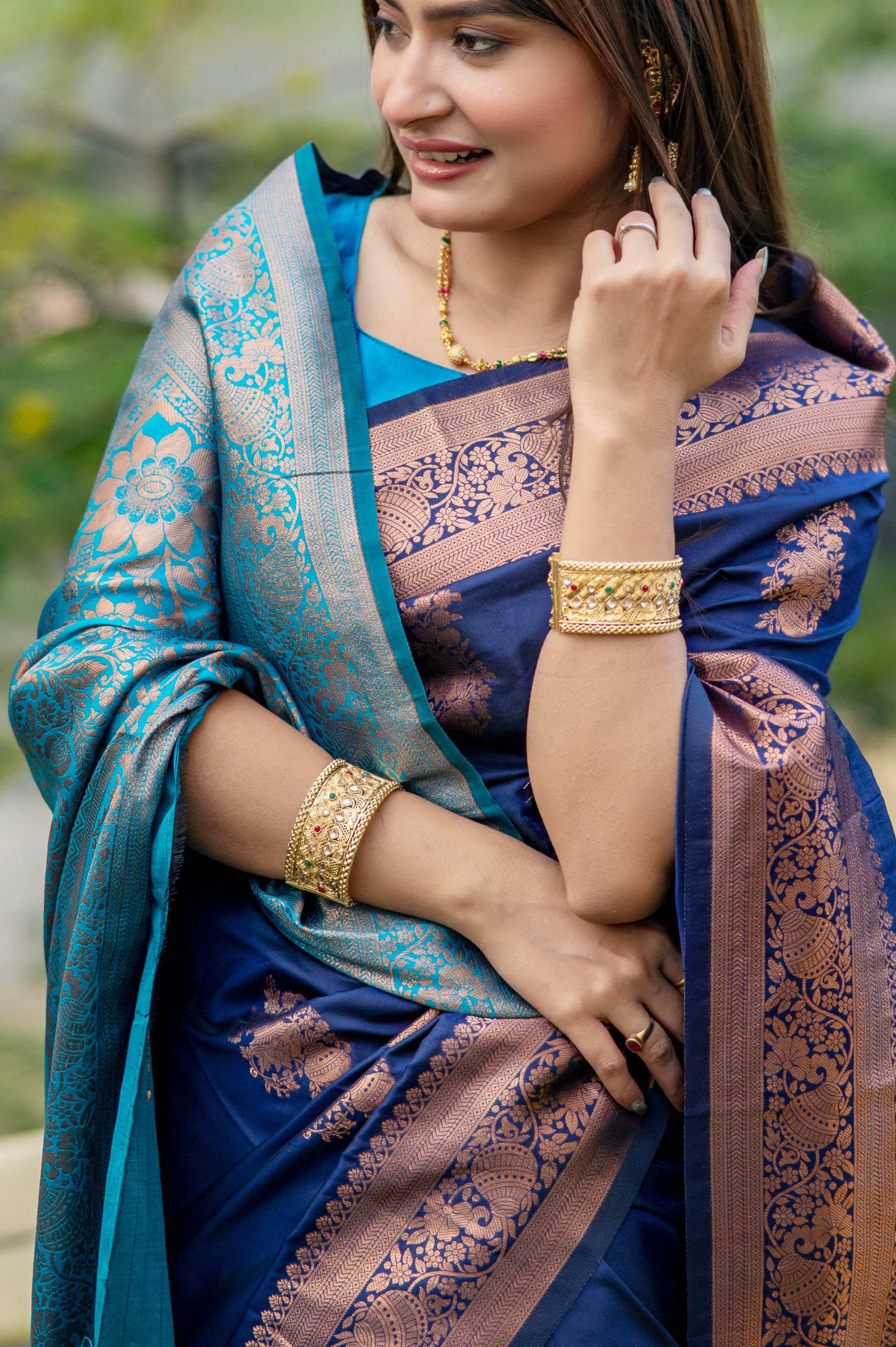 Jyoti Fashion Women's Navy Blue Soft Banarasi Silk Zari Woven Saree with Blouse - Image 4