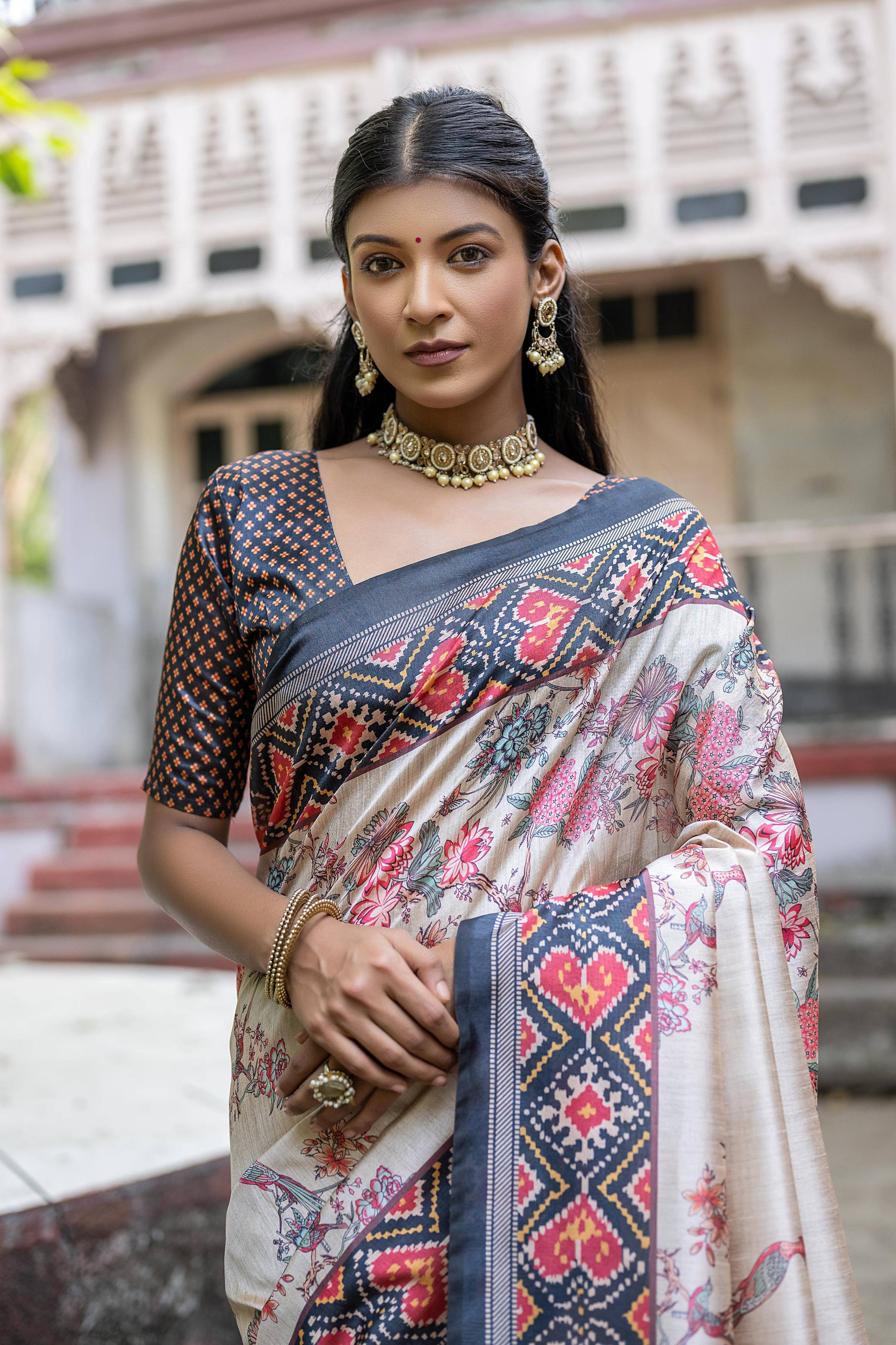 Jyoti Fashion Women's Navy Blue Soft Tussar Silk Floral Printed Saree with Blouse - Image 3