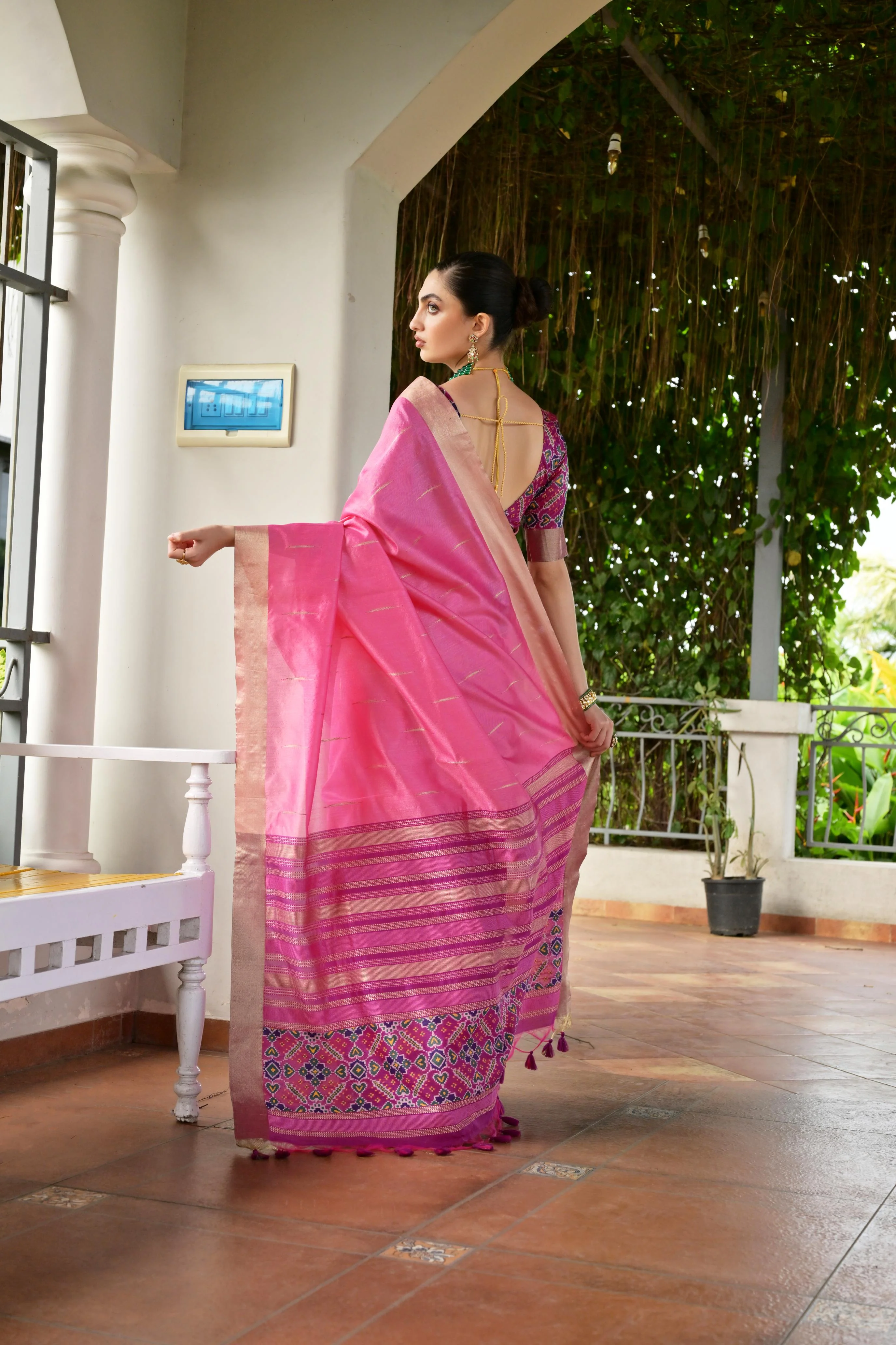 Jyoti Fashion Women's Pink Khadi Raw Silk Meena Weaving Patola Saree with Blouse - Image 5