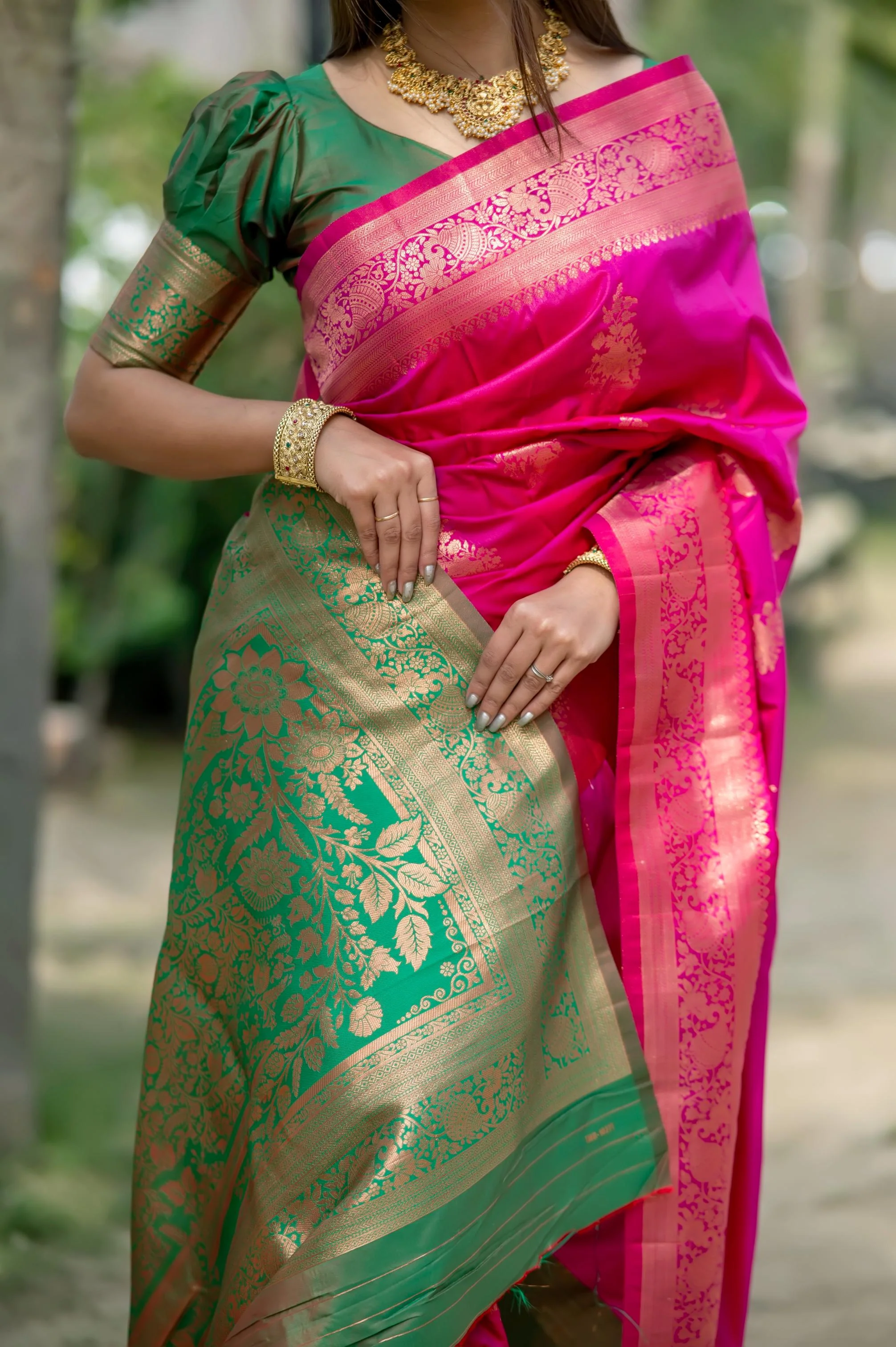 Jyoti Fashion Women's Pink Soft Banarasi Silk Zari Woven Saree with Blouse - Image 4