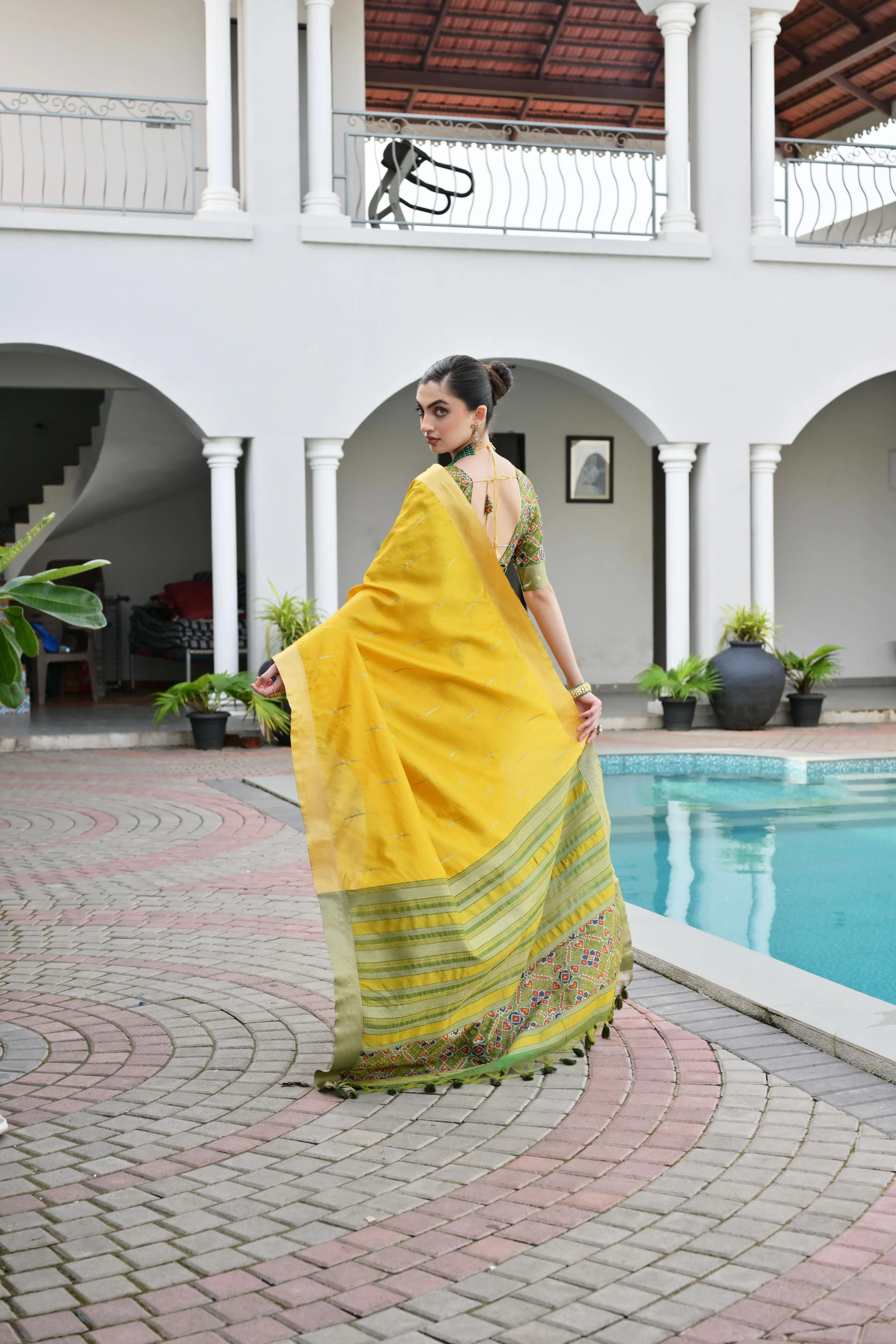 Jyoti Fashion Women's Yellow Khadi Raw Silk Meena Weaving Patola Saree with Blouse - Image 5