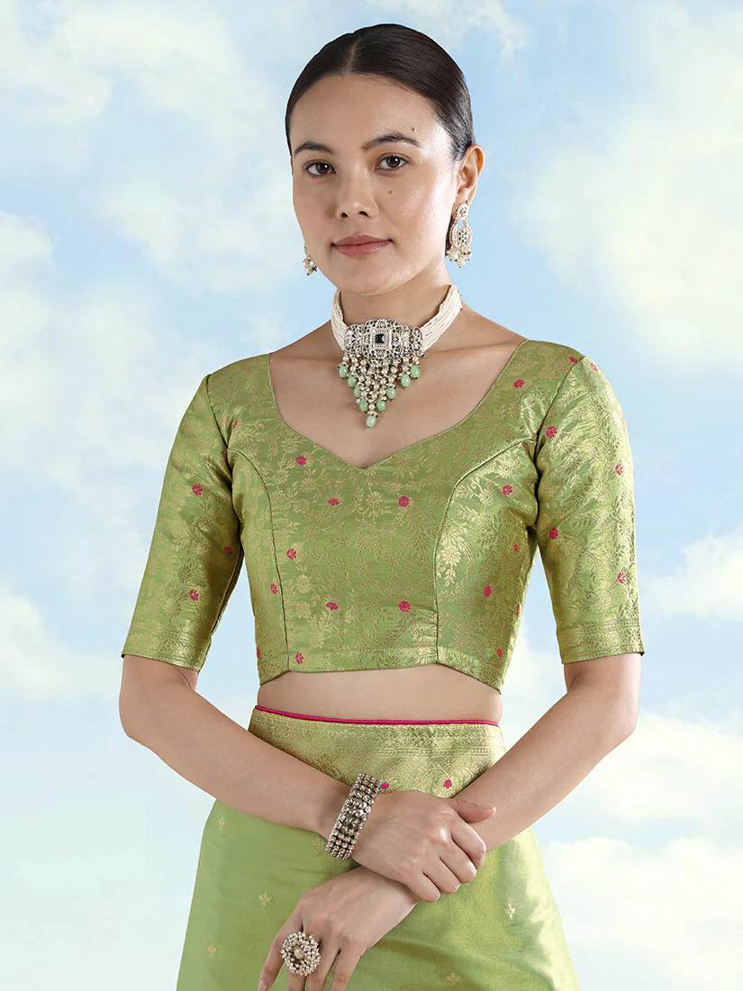 Monjolika Fashion Parrot Green Color Paisley Zari Woven Banarasi Tissue Silk Saree - Image 4