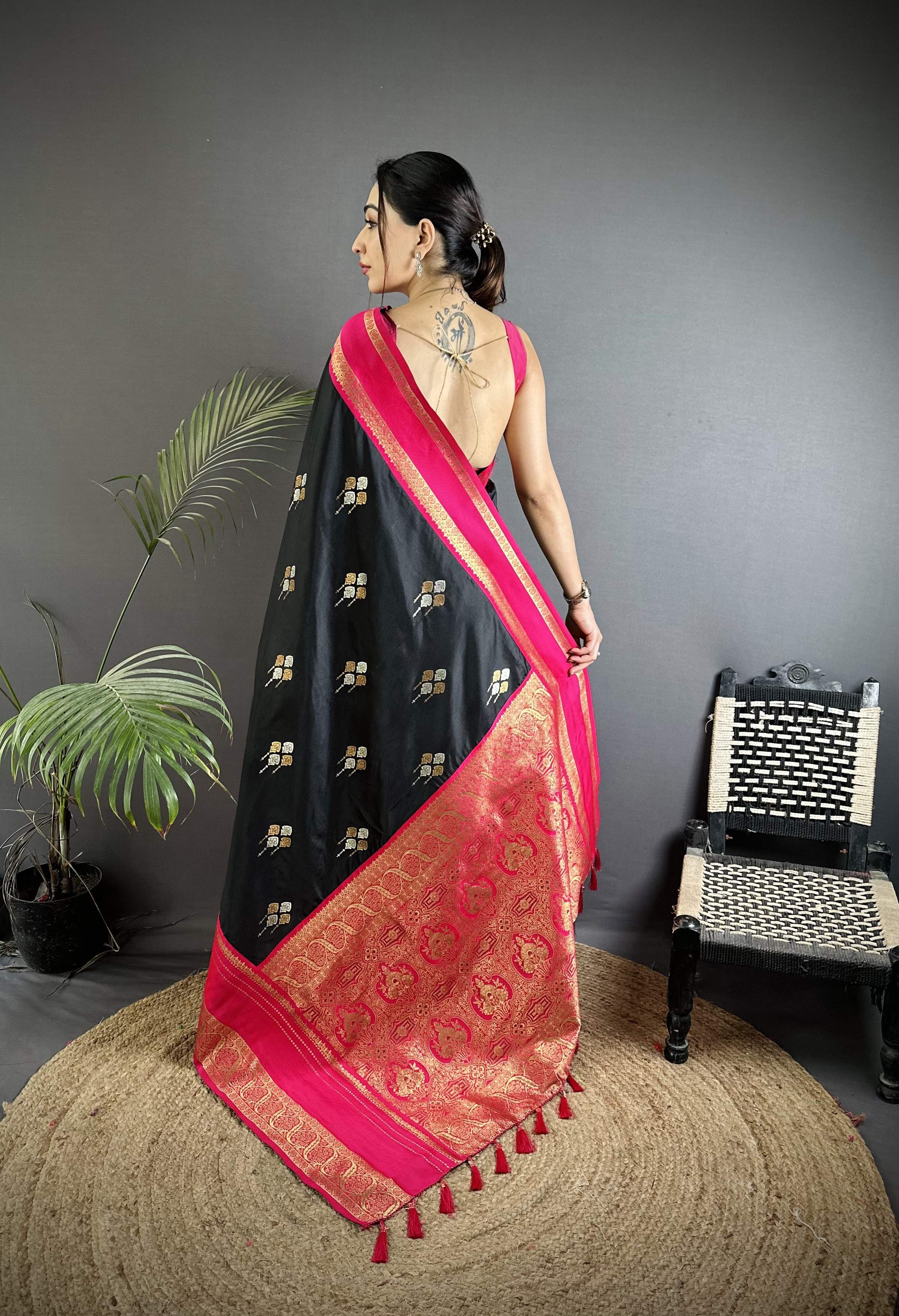 Sonakshi Women'S Black Premium Soft Silk Zari Woven Traditional Saree With Blouse - Image 4