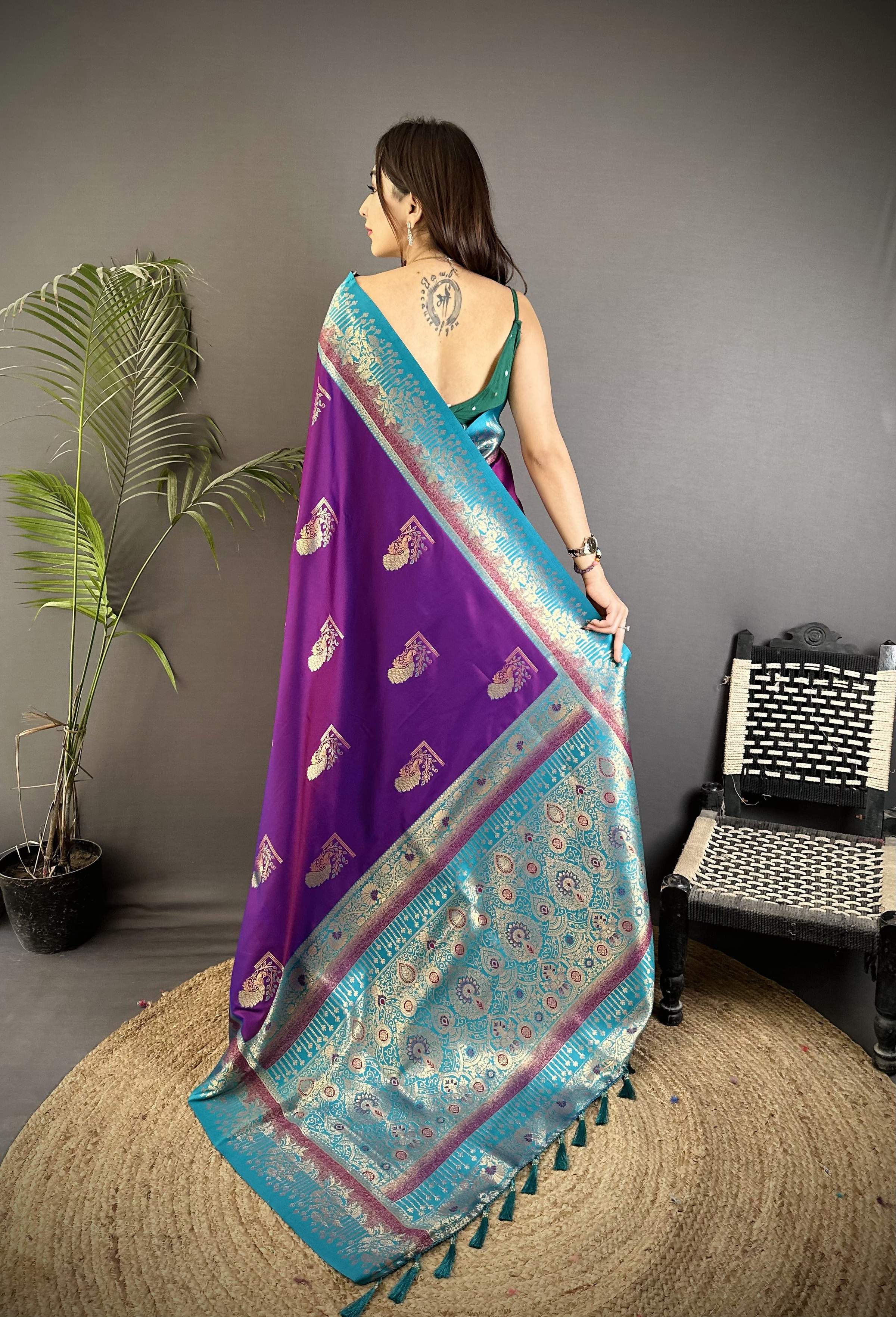 Sonakshi Women'S Blue Pure Soft Banarasi Silk With Contrast Weaving Border And Pallu Traditional Saree With Blouse - Image 4