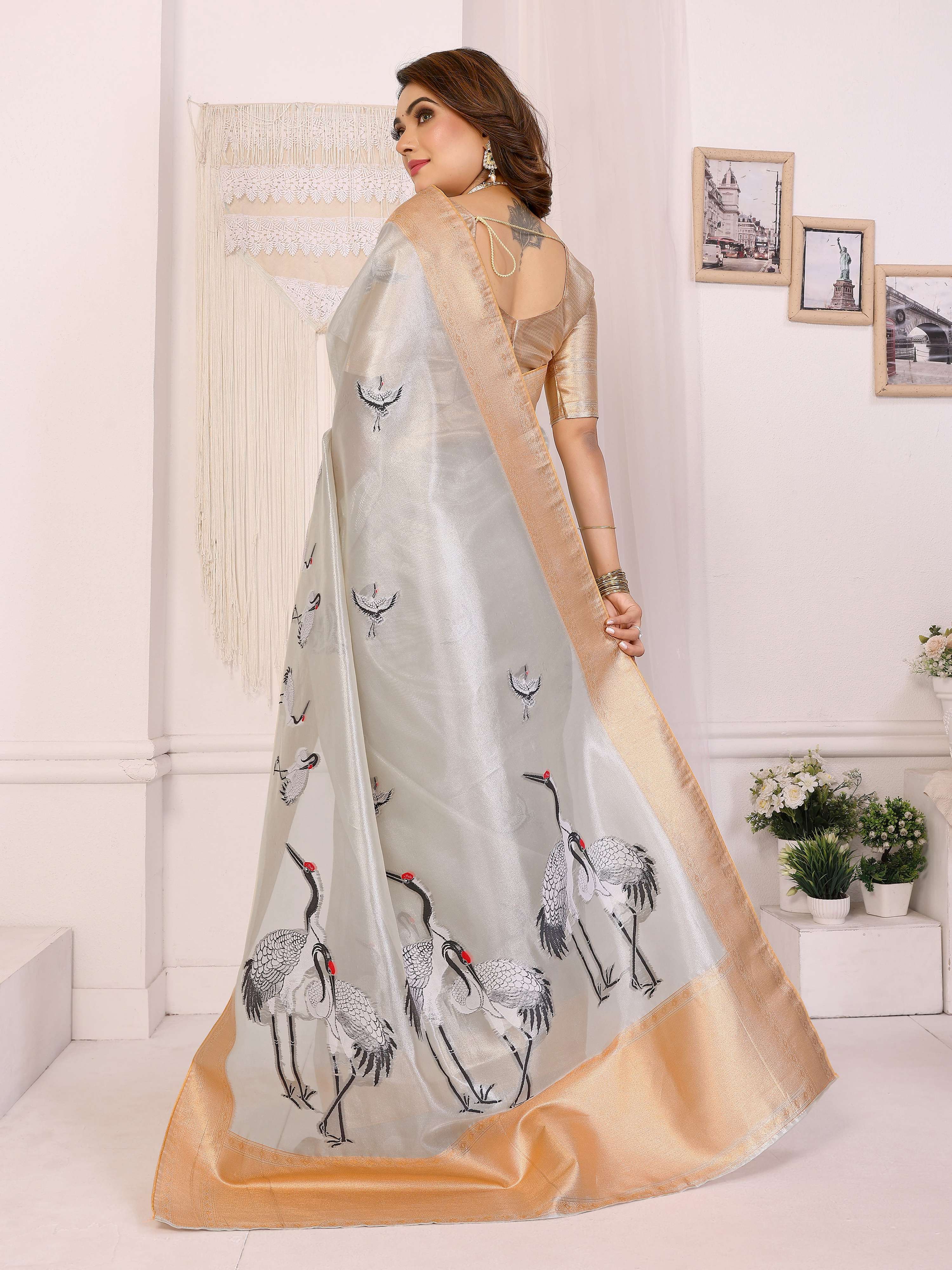 Sonakshi Women'S Offwhite Premium Tissue Silk Copper-Gold Border Traditional Saree With Blouse - Image 3