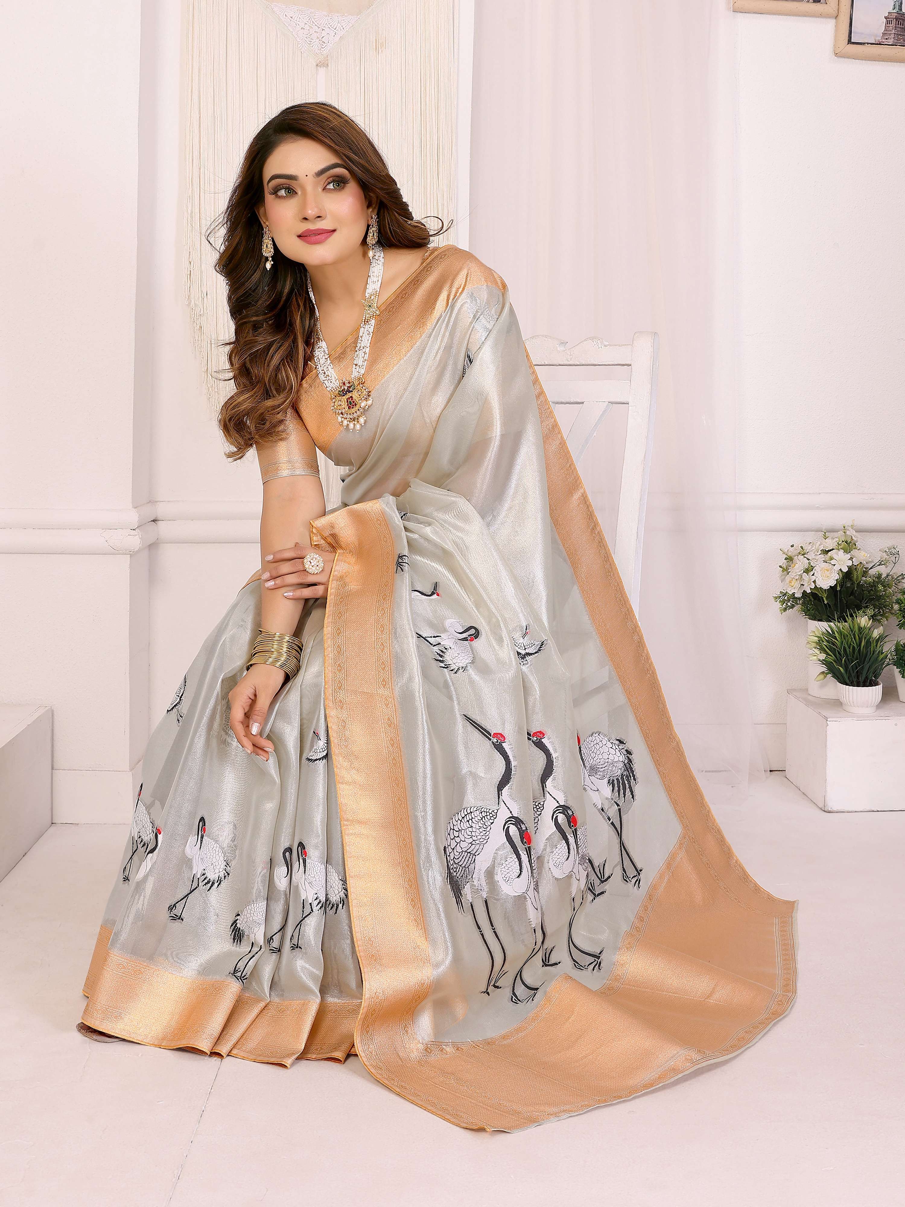 Sonakshi Women'S Offwhite Premium Tissue Silk Copper-Gold Border Traditional Saree With Blouse - Image 4
