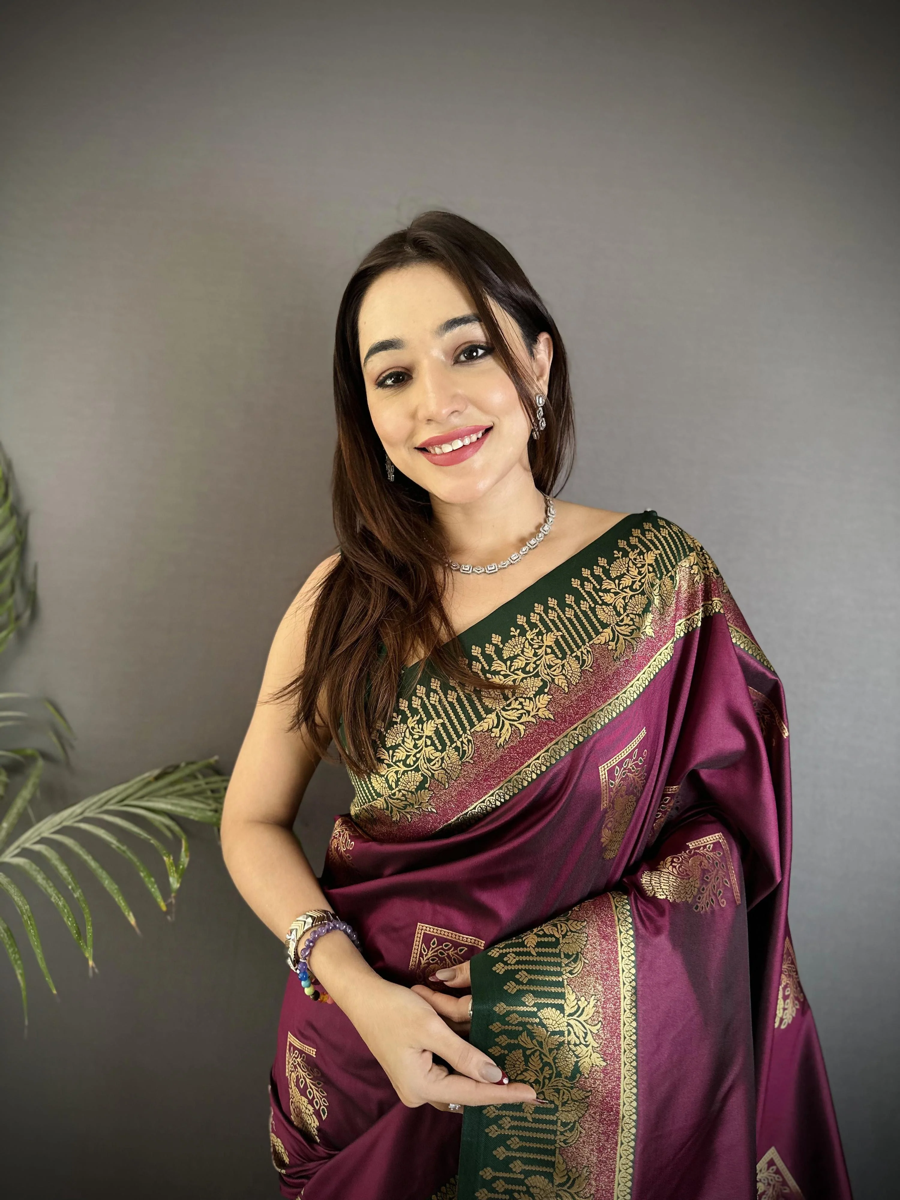 Sonakshi Women'S Wine Pure Soft Banarasi Silk With Contrast Weaving Border And Pallu Traditional Saree With Blouse - Image 4