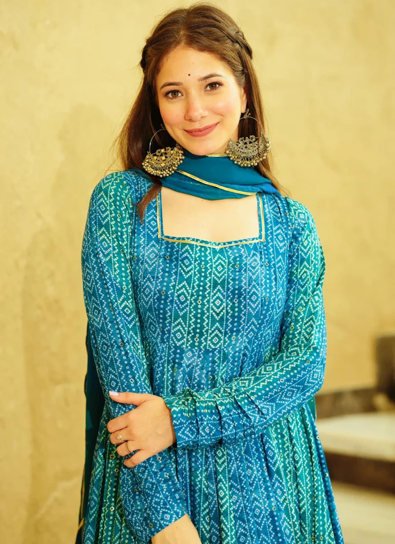 Vegaa Fashion Rama Georgette Digital Print Designer Gown For Festive - Image 3